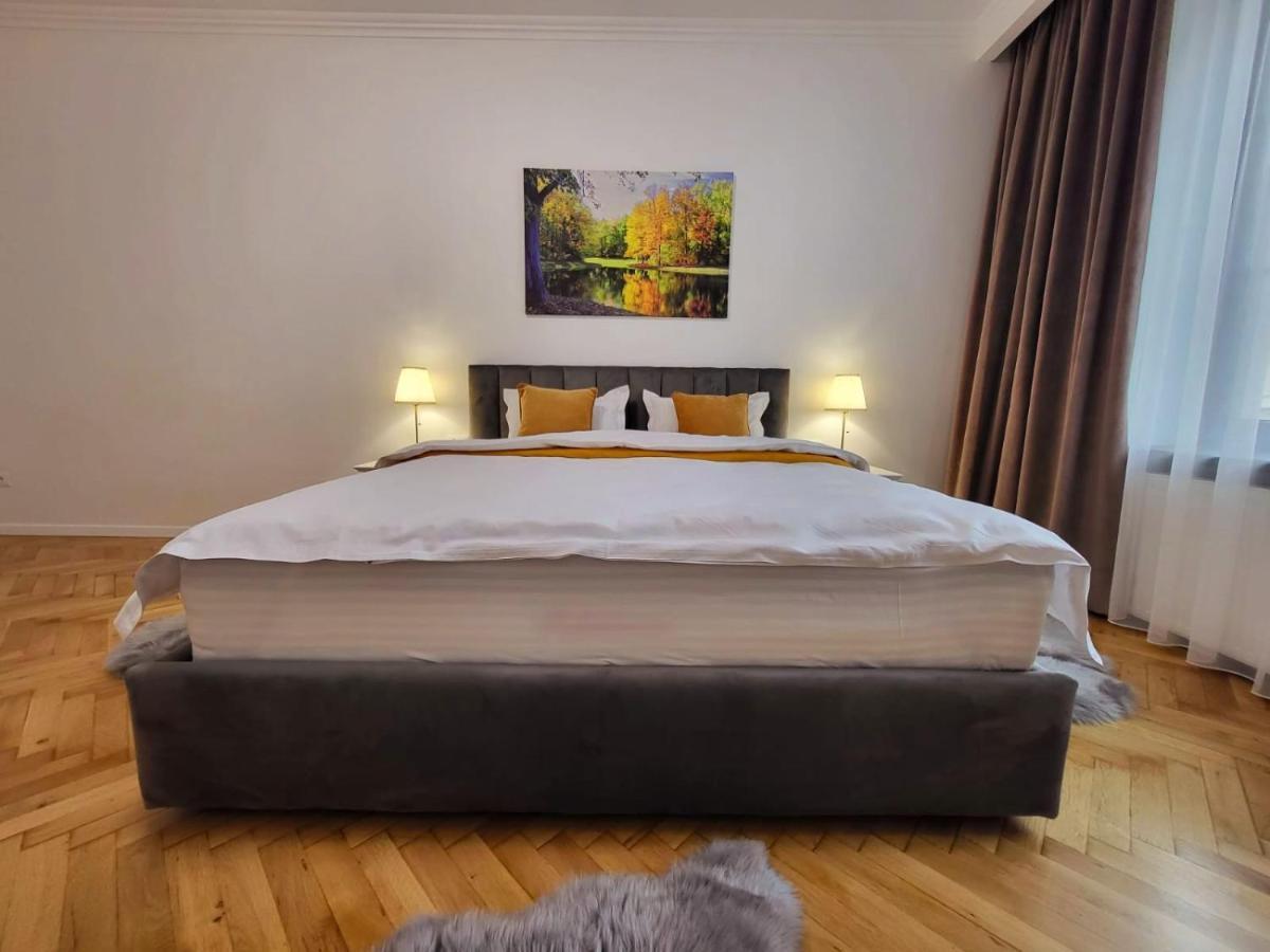 Appartement Sboldtown By Holztreppe à Braşov Extérieur photo