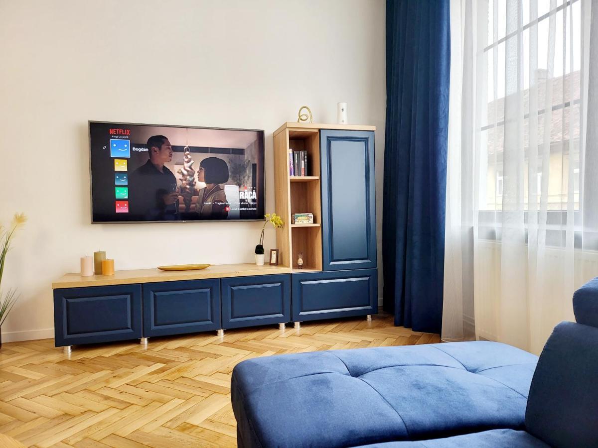 Appartement Sboldtown By Holztreppe à Braşov Extérieur photo