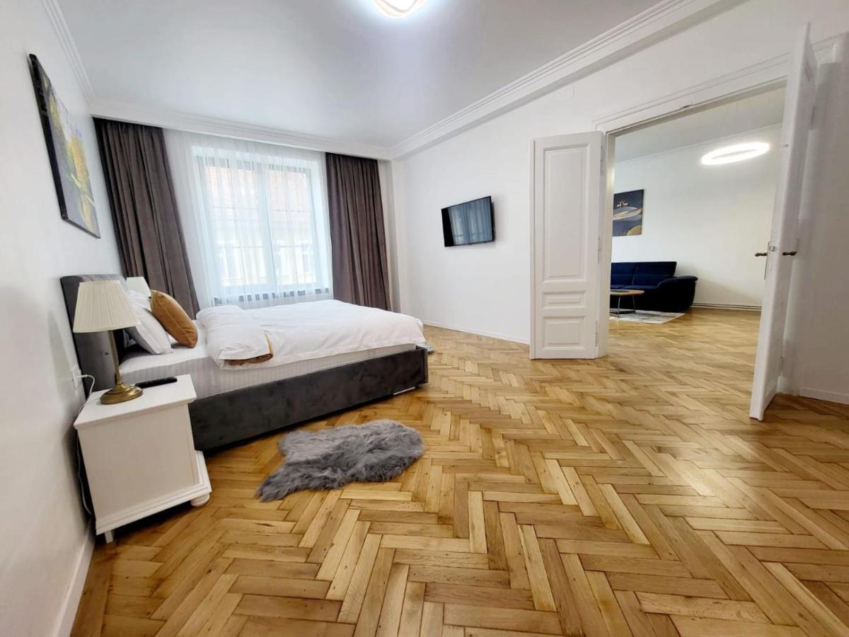 Appartement Sboldtown By Holztreppe à Braşov Extérieur photo