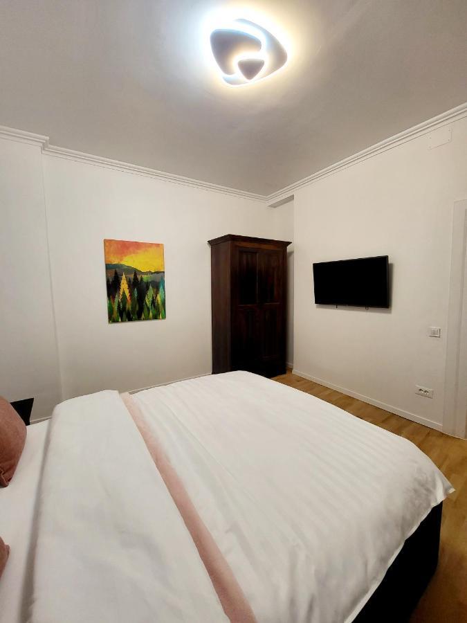 Appartement Sboldtown By Holztreppe à Braşov Extérieur photo